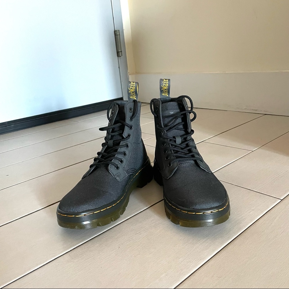 Dr. Martens – Combs 8 Eye Boot